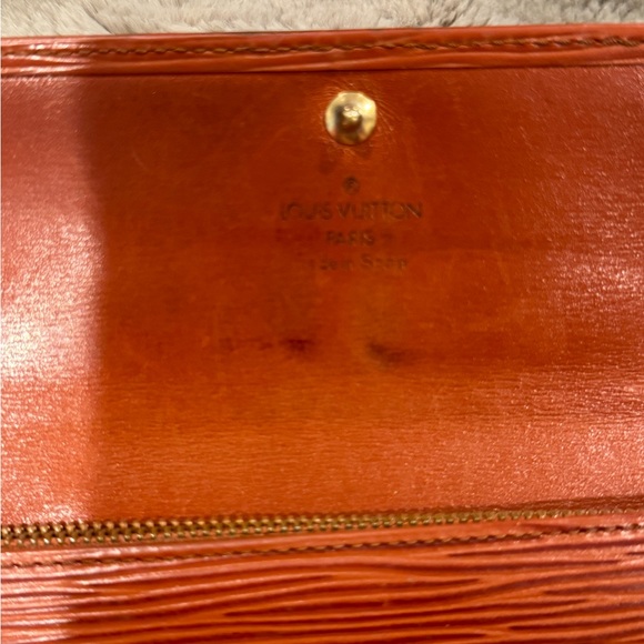 Vintage Louis Vuitton Rust Epi Long Sarah Wallet - Picture 3 of 10